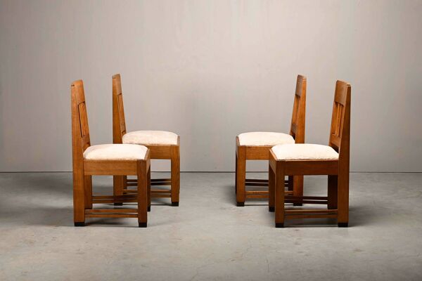 Chaises de salle à manger Art Déco néerlandaises de l'École d'Amsterdam en chêne et tissu clair.