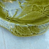 Plat à artichaut ou de présentation en barbotine faïence de Gien de couleur verte