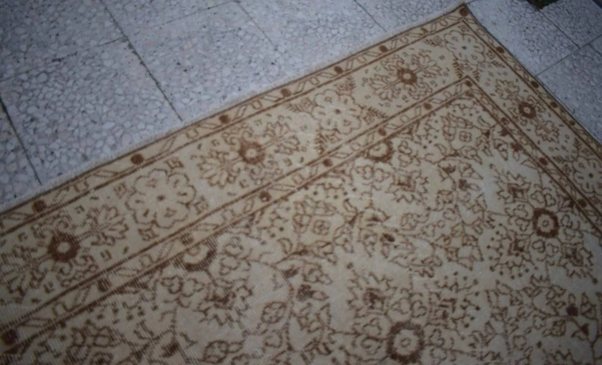 Vintage Turkish Oushak rug 204x318 cm