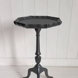 Pedestal table