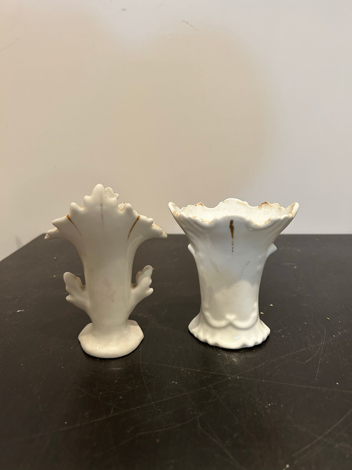 Pair of bride vases in porcelain