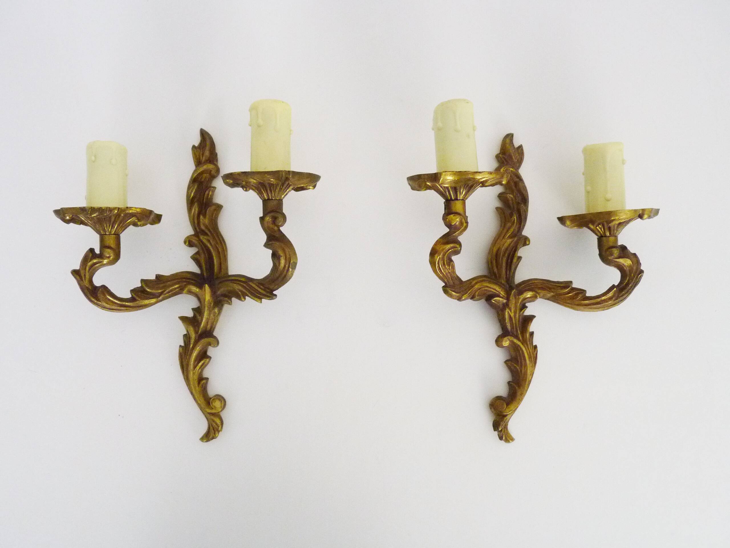 Old pair of double-light wall sconces, acanthus leaf. 60s