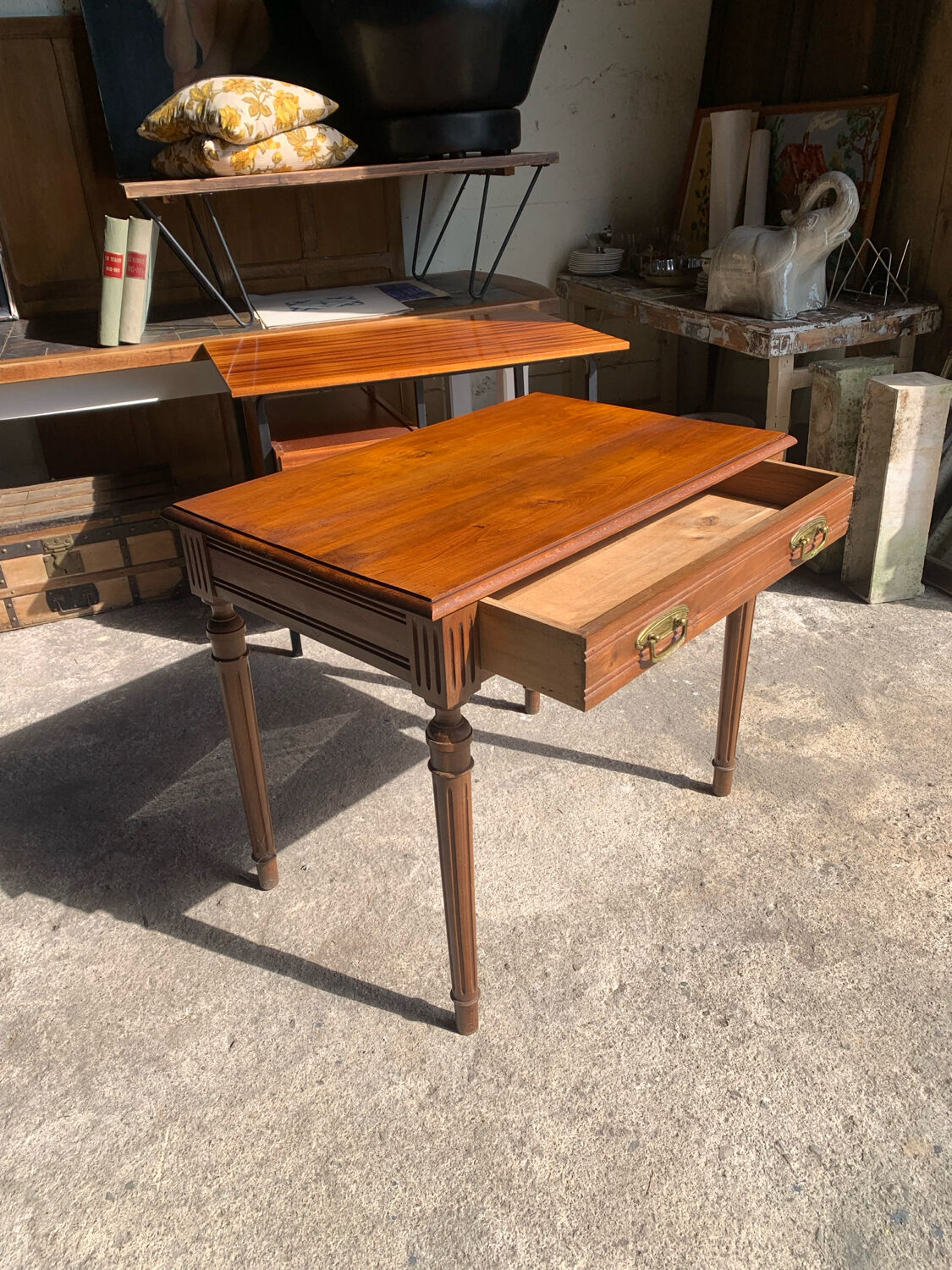 Bureau parisien de style Louis XVI