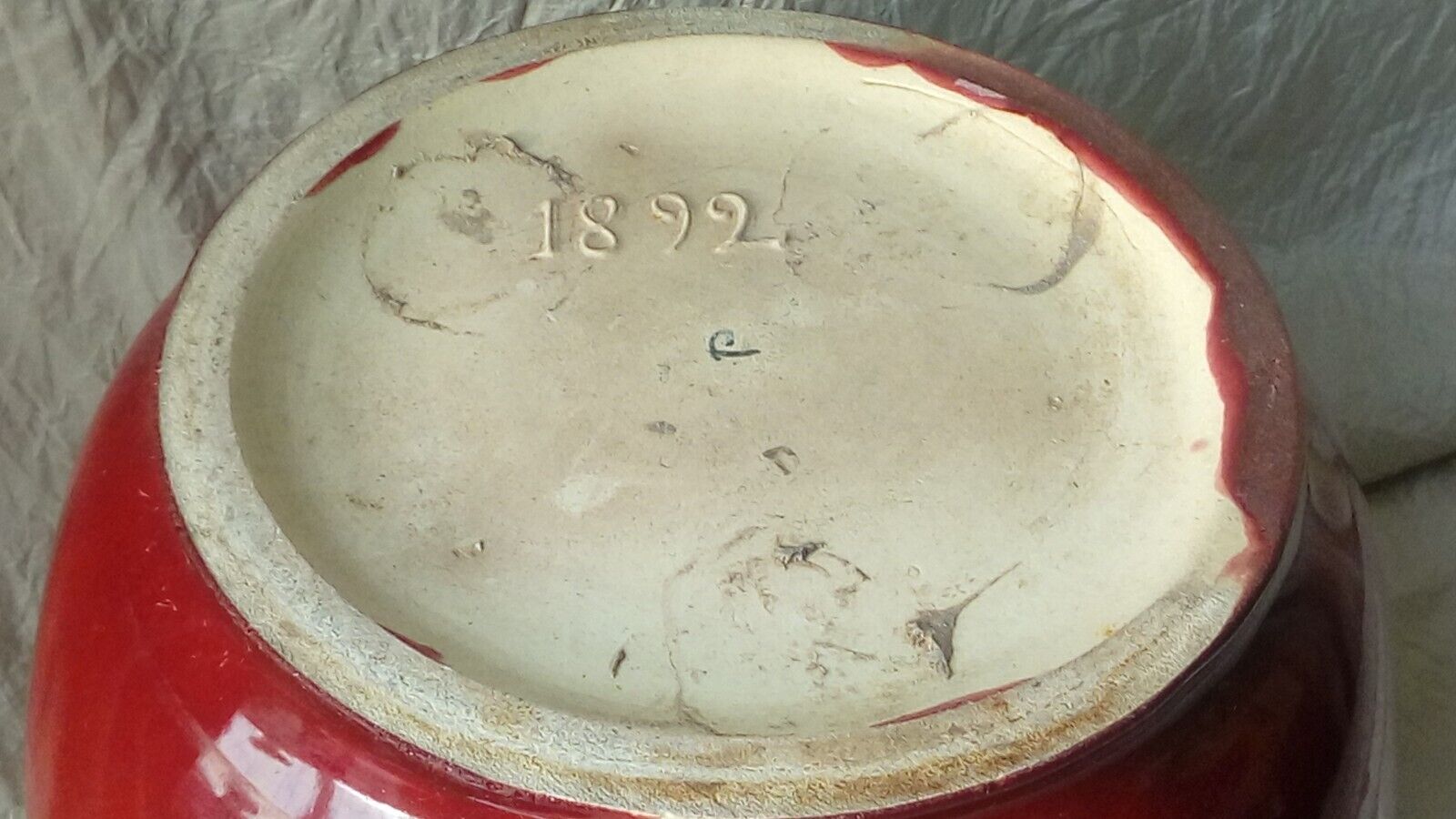 Faience pot cover slip decor fish garland