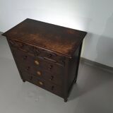 Particularly cool English chest of drawers. Dated (Charles 2 era). Made of solid oak with beautiful patina.