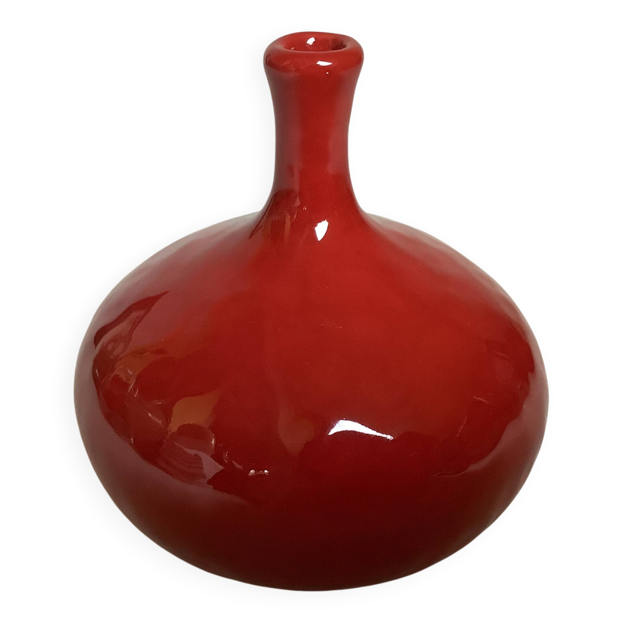 Small red vase in Ruelland style