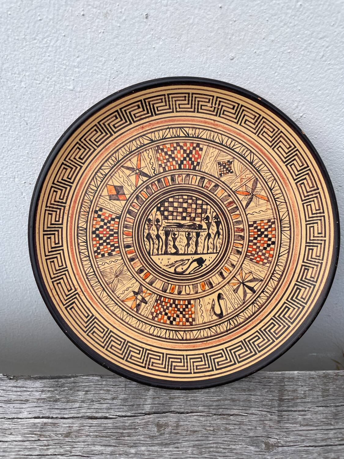 Assiette décorative grecque en terre cuite géométrique