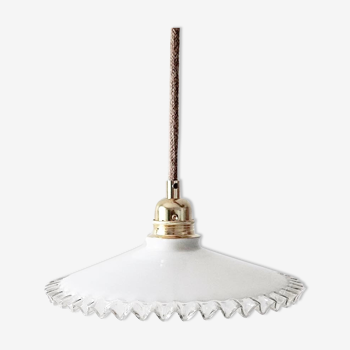 White opaline suspension