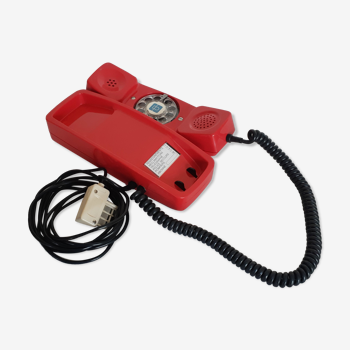 Red dial phone