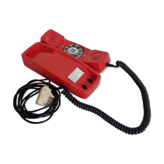 Red dial phone