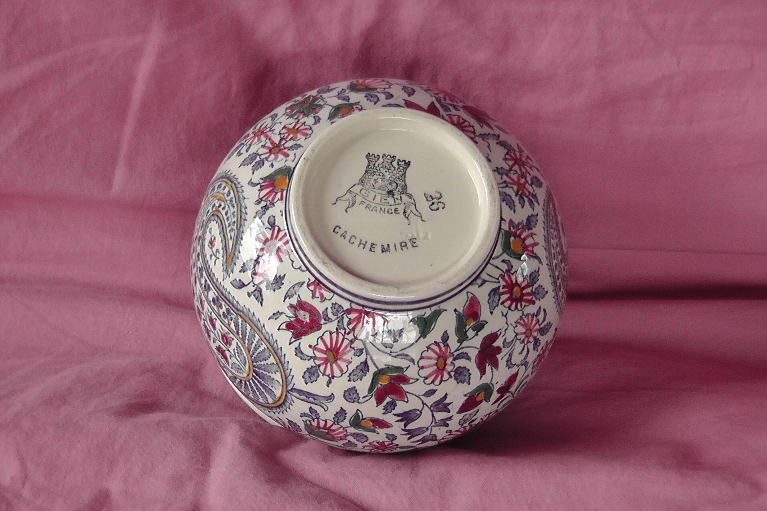 Bonbonnière in Gien earthenware cashmere decoration