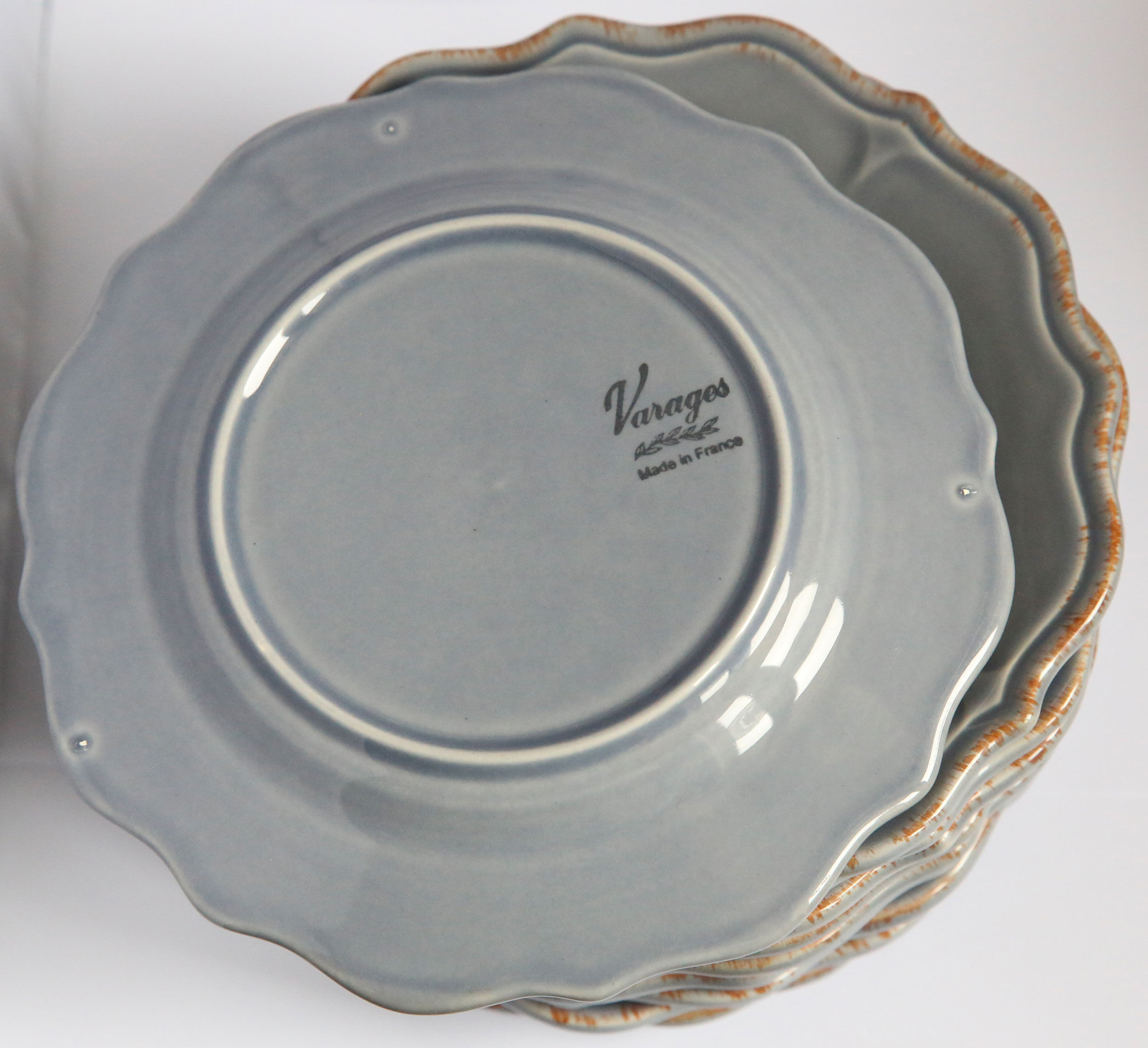 Lot of 12 taupe grey earthenware plates