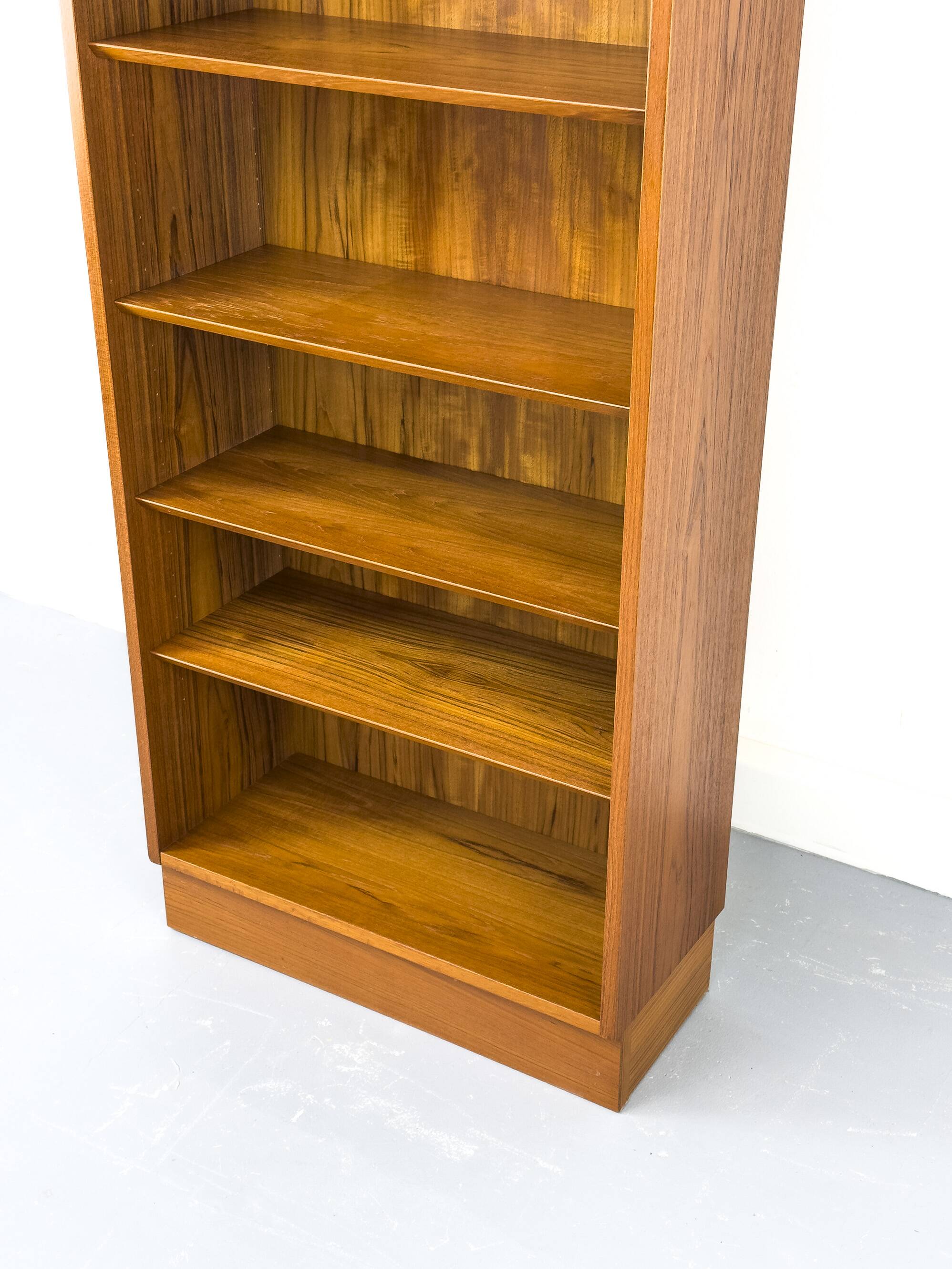 Vintage Teak Bookshelf by Carlo Jensen for Hundevad & Co., 1960s