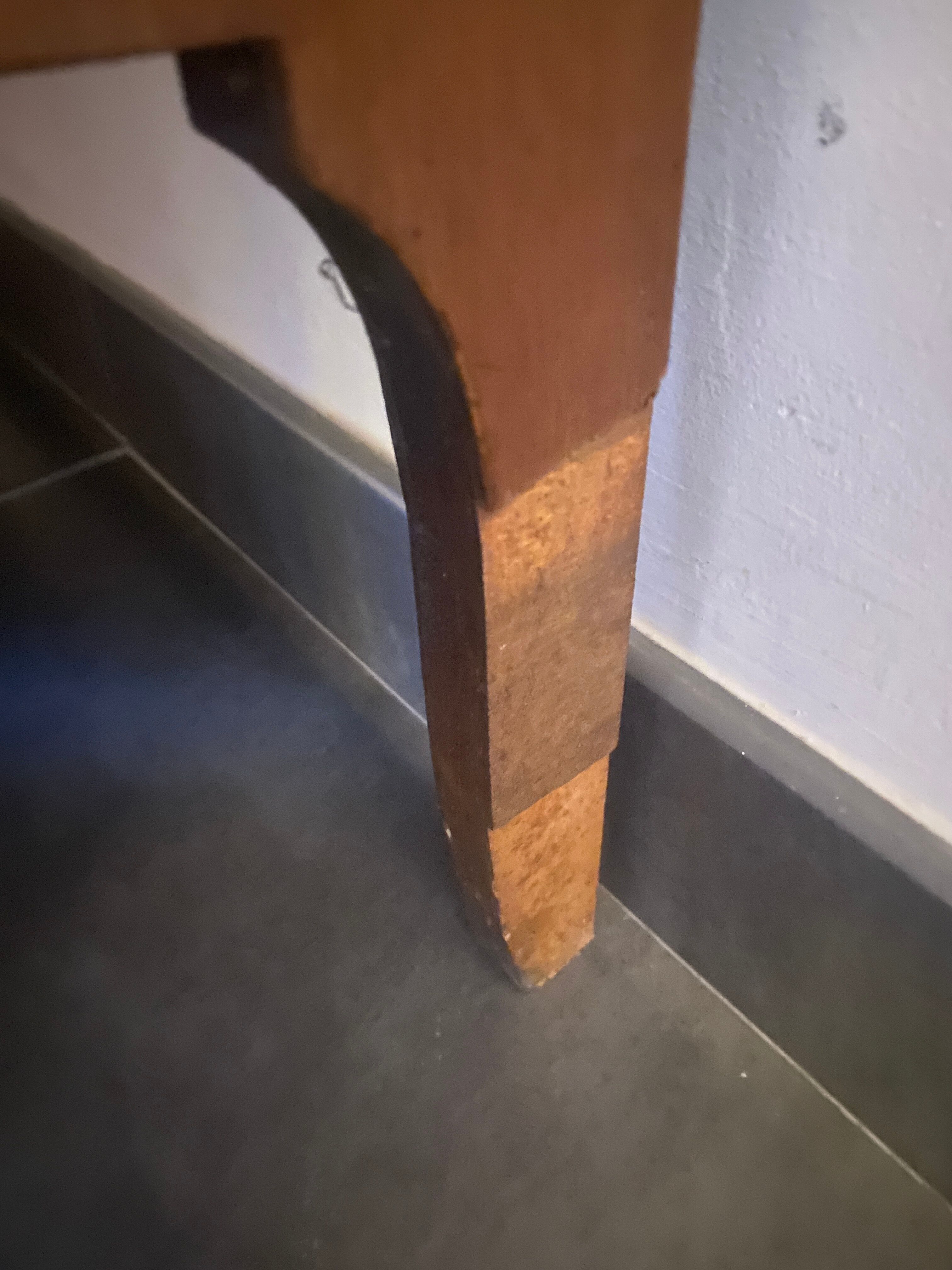 Veneer reading cabinet