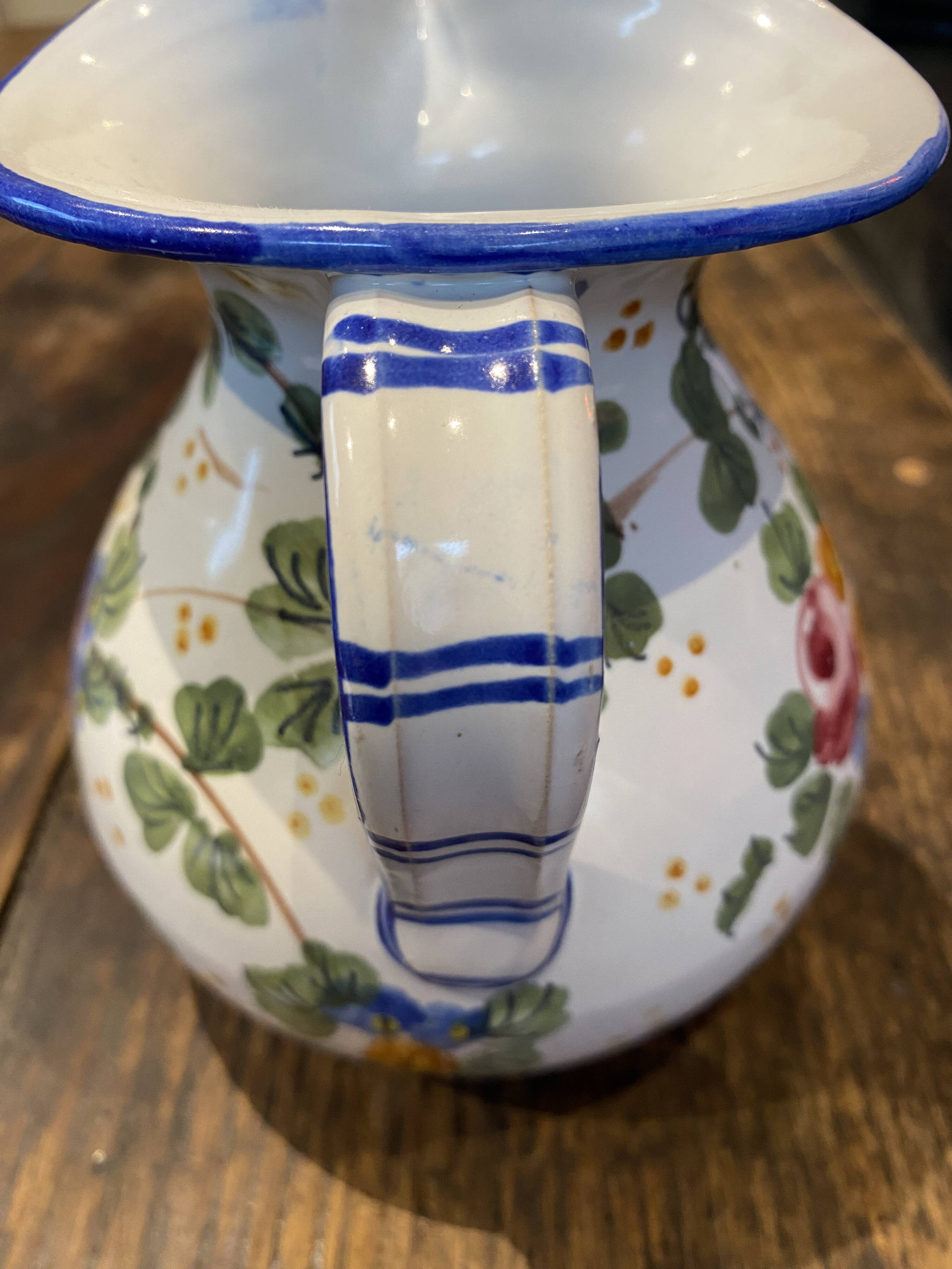 Roman ceramic pitcher, flowered