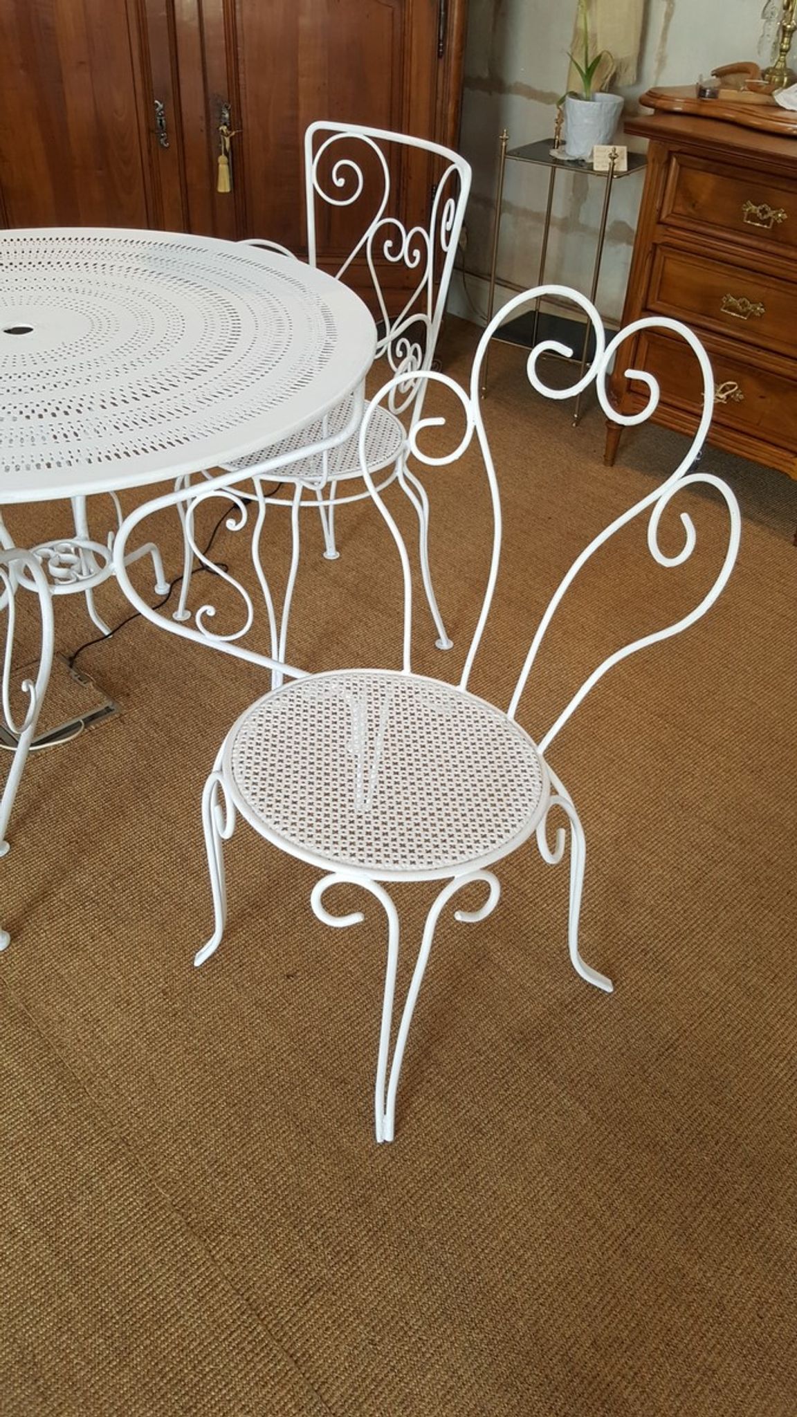 Garden furniture in wrought iron dating early twentieth