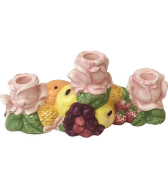 Bougeoir à 3 feux en barbotine signée Francesco Guarino, motifs fruits