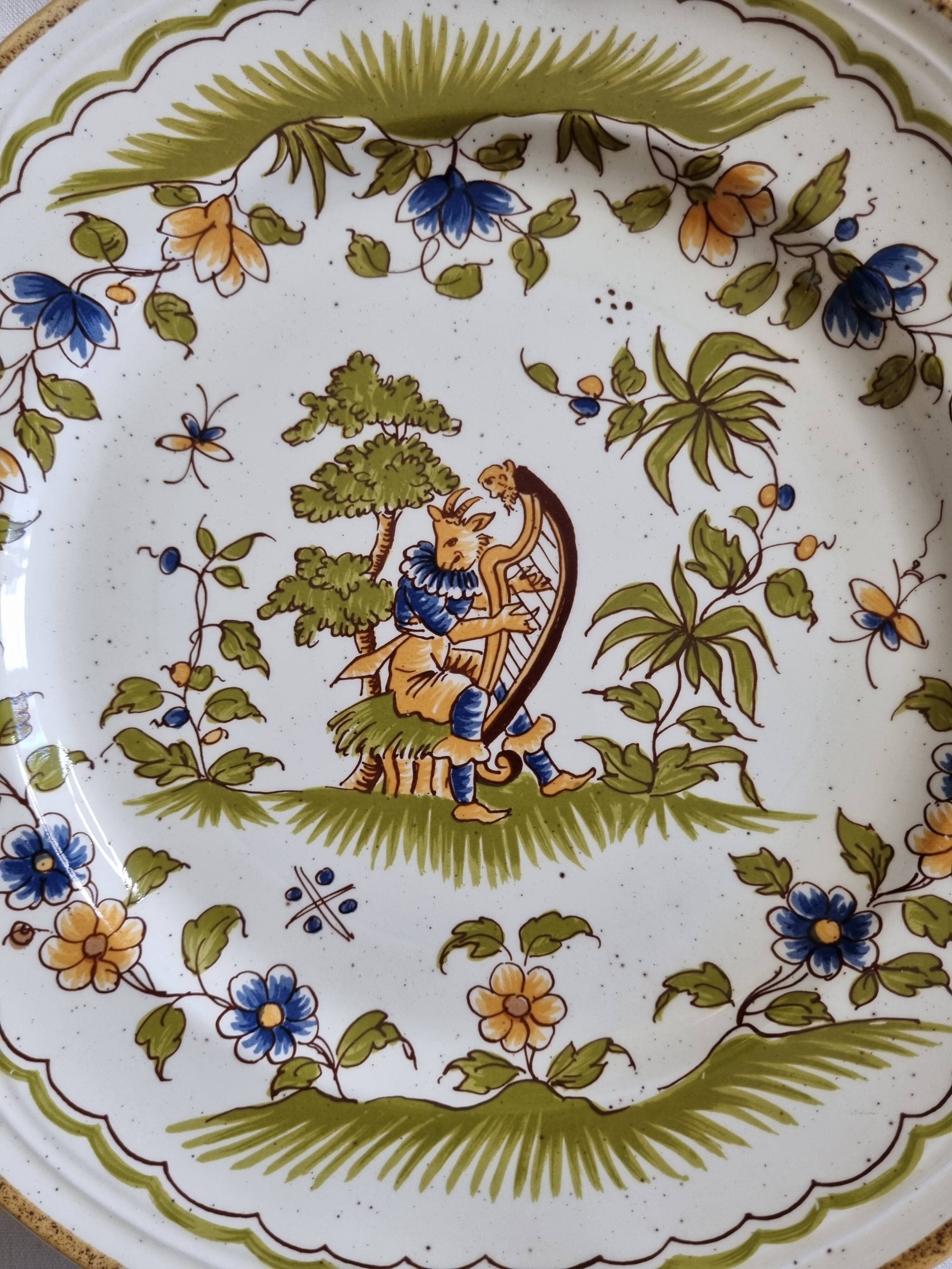 Vintage earthenware table service made in Italy, reproduction 18th century Moustier, 24 cm