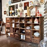 Meuble de métier en bois foncé ☐ 107 x 188 cm