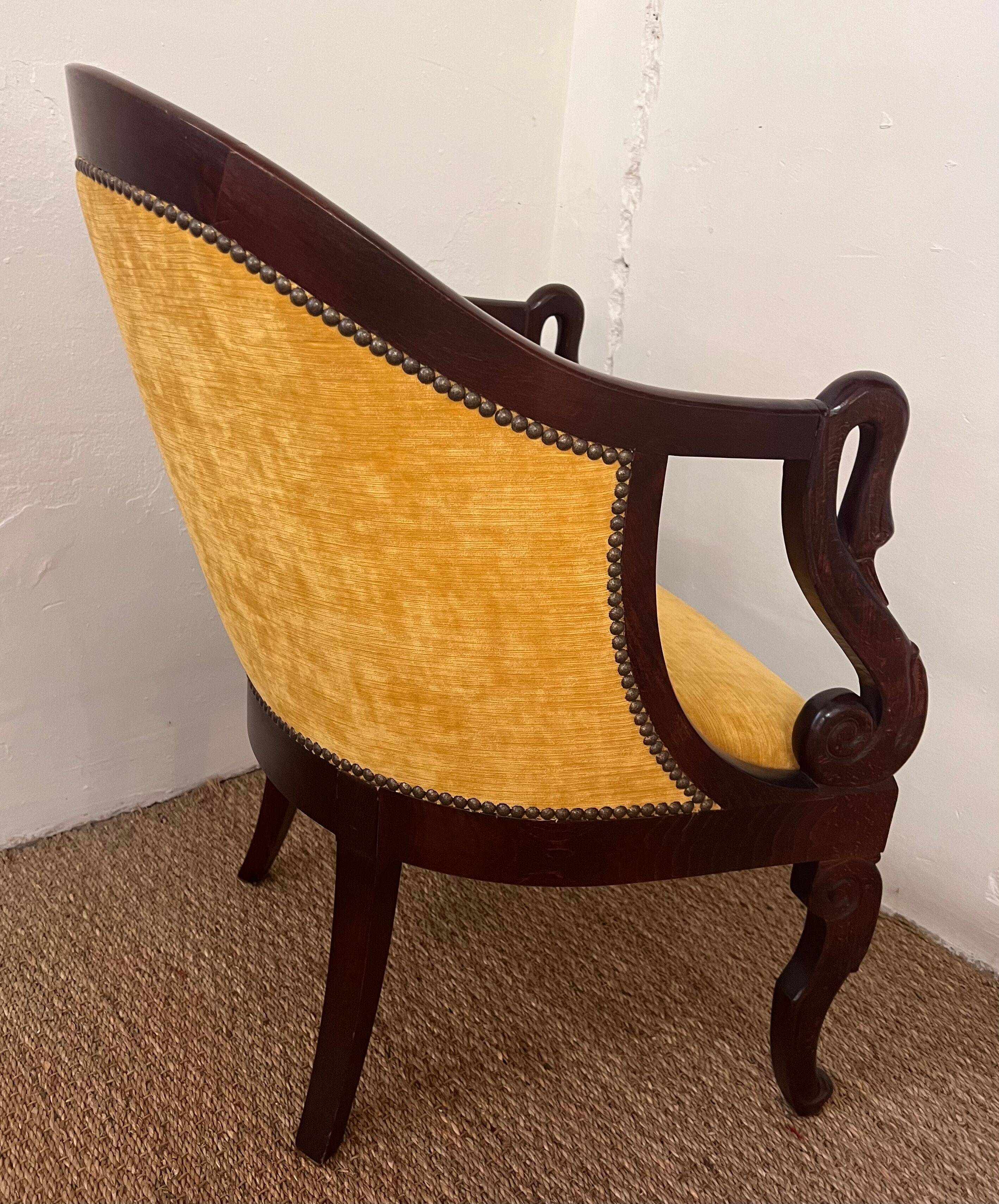 Gooseneck gondola chair