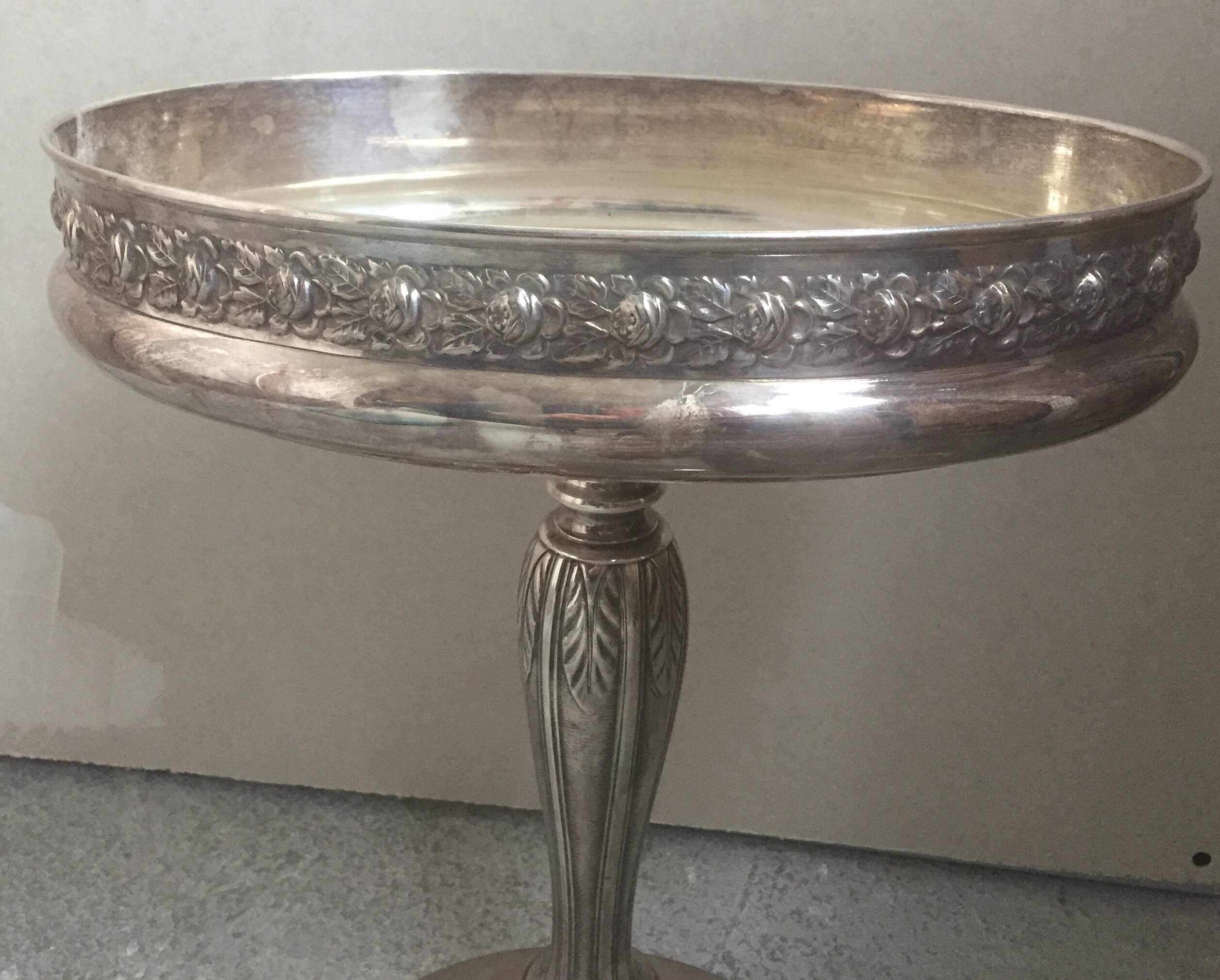 Silver metal stand cup