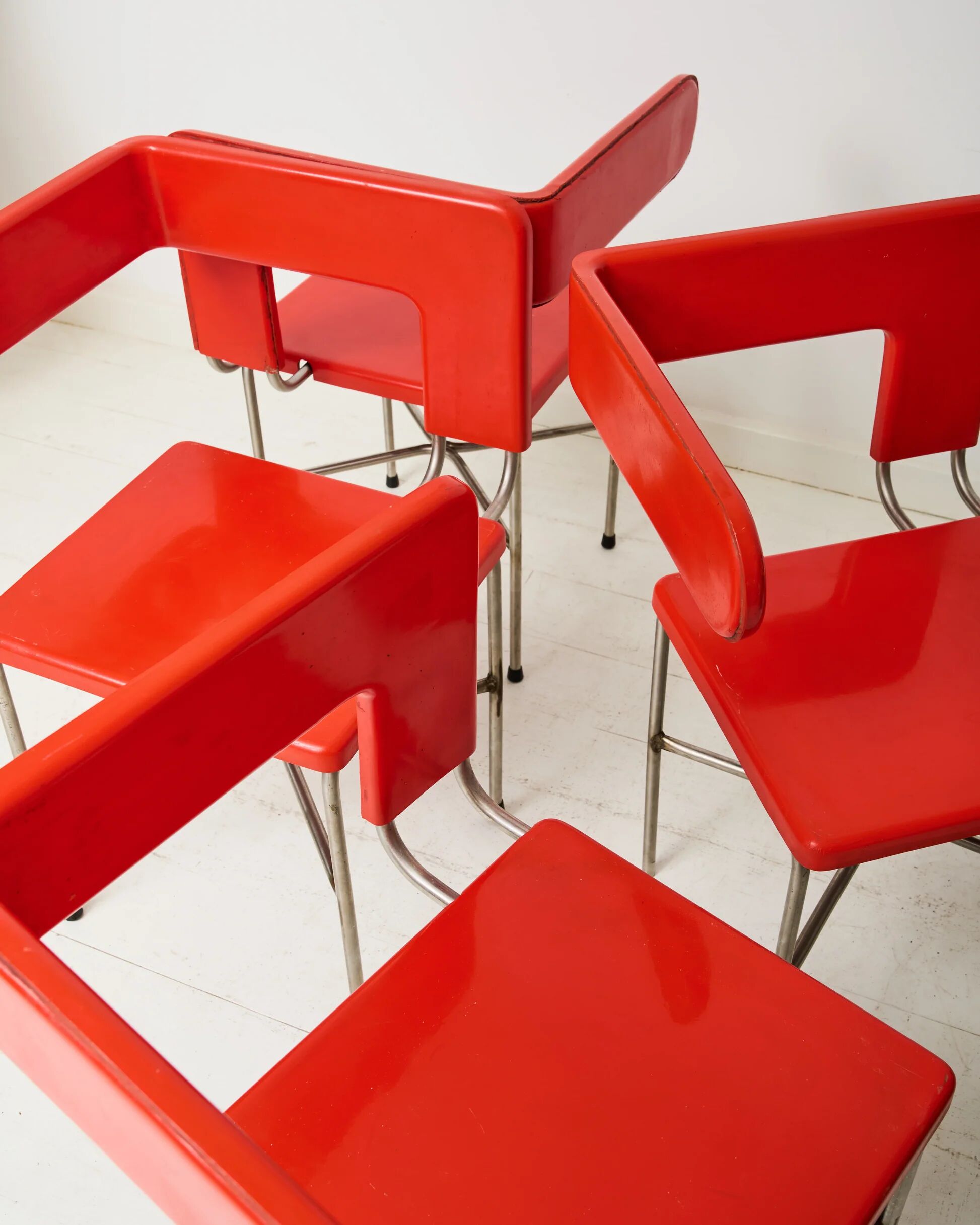 Chaises asymétriques (4), post-moderne, Italie, 1980s