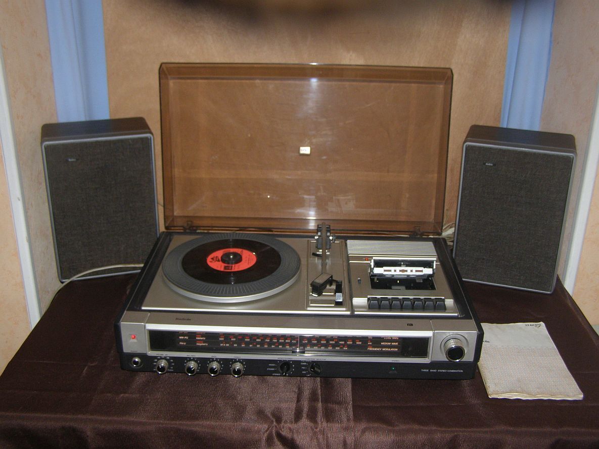 Vintage Stereo Stereo "Radiola" model 22AH970
