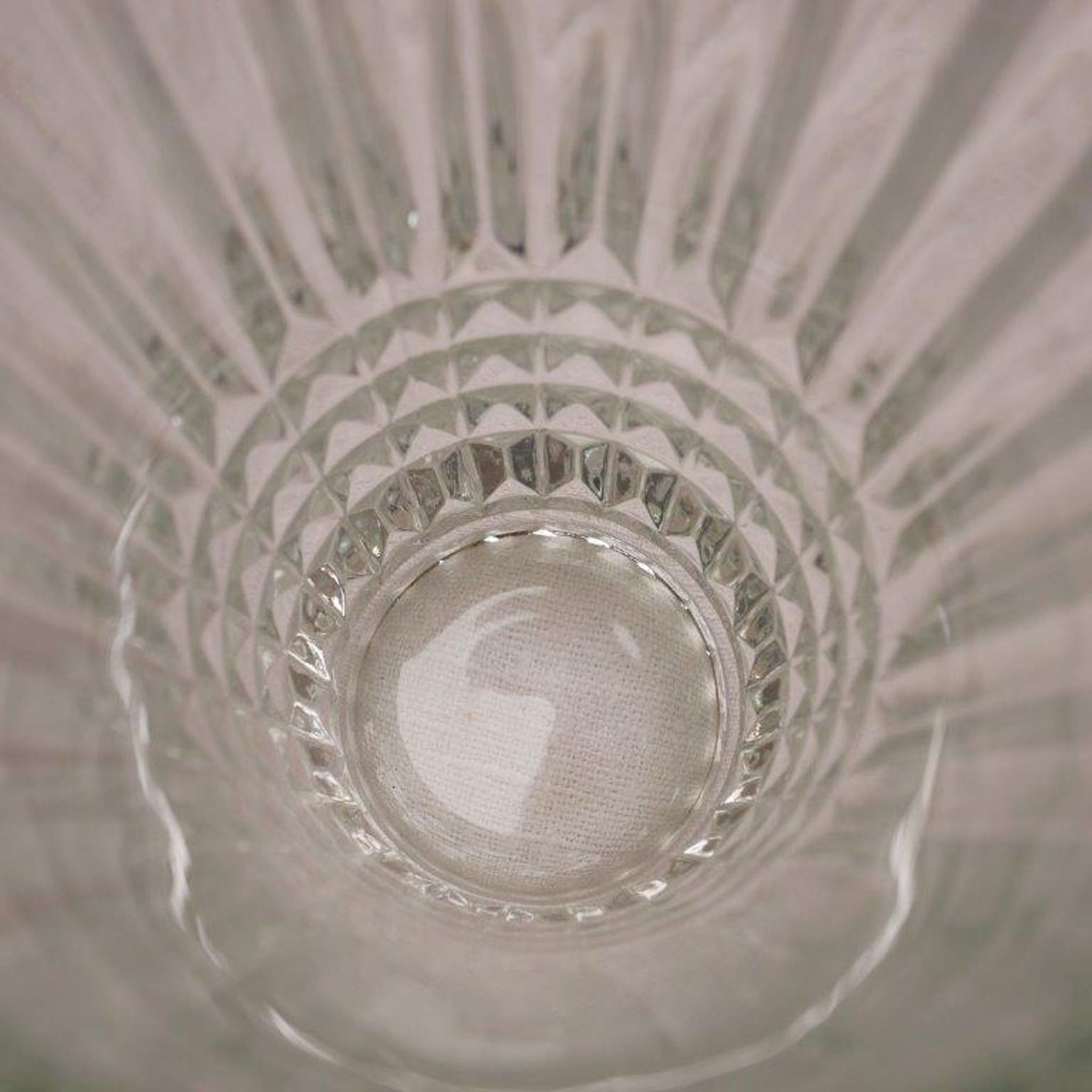Set of 2 crystal vases
