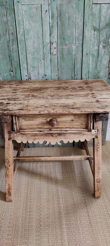 cottage table / folk art