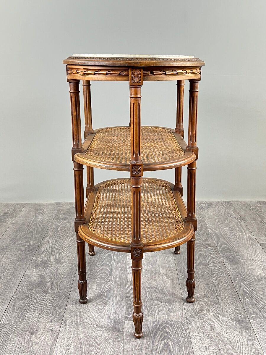 Table desserte de style Louis XVI en bois sculpté, marbre et cannage, XIXe Siècle