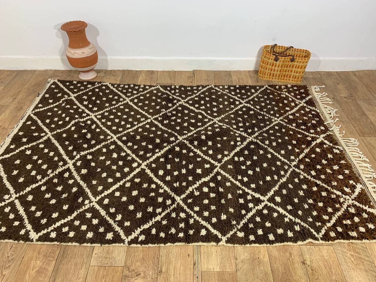 Traditional Berber rug dyed with walnut 240 x 150 cm