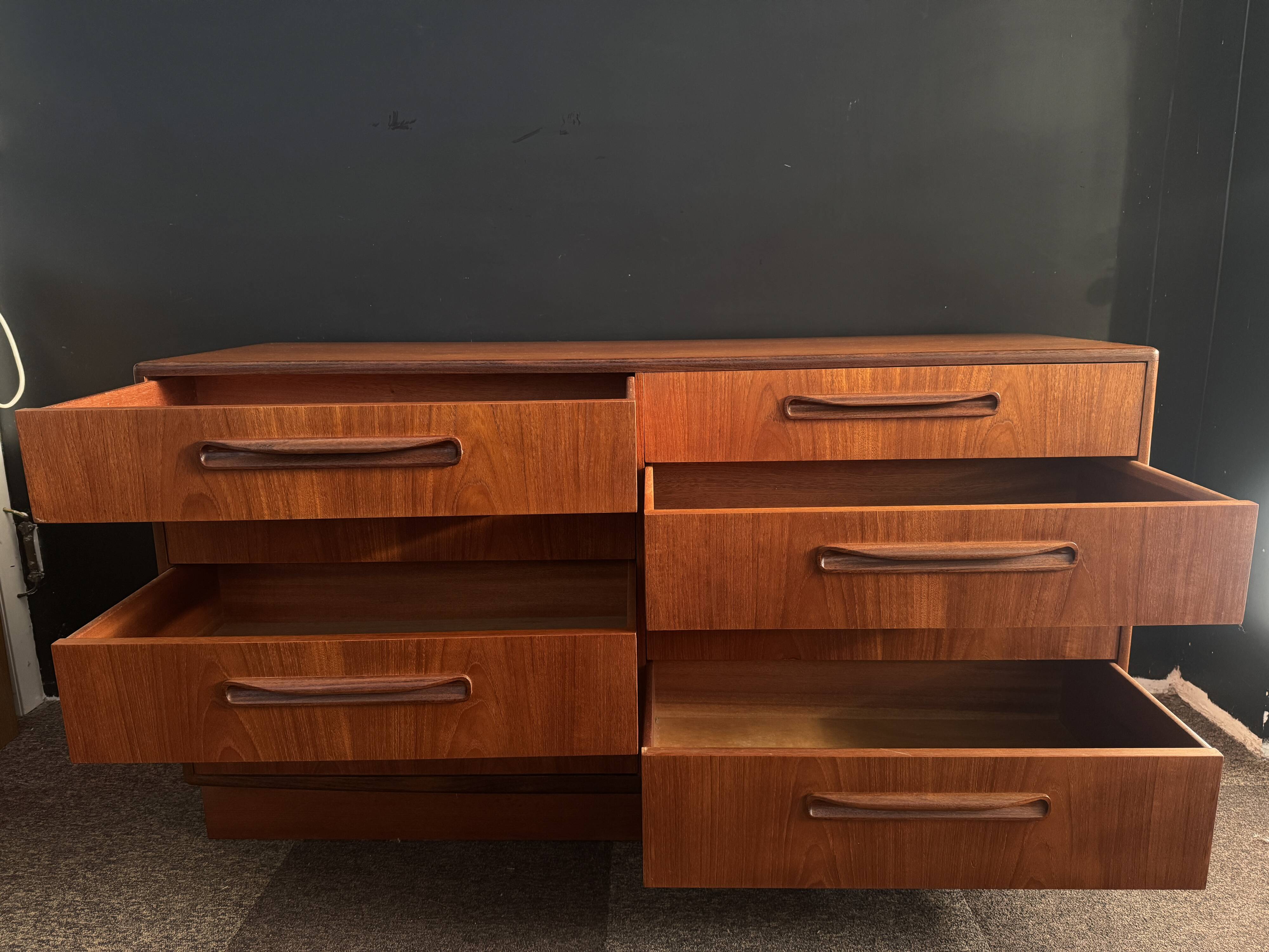 Vintage teak chest of drawers – 8 drawers – G-Plan Fresco – 1960s