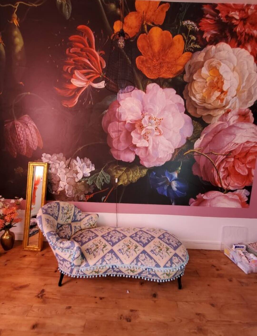 Romantic vintage daybed
