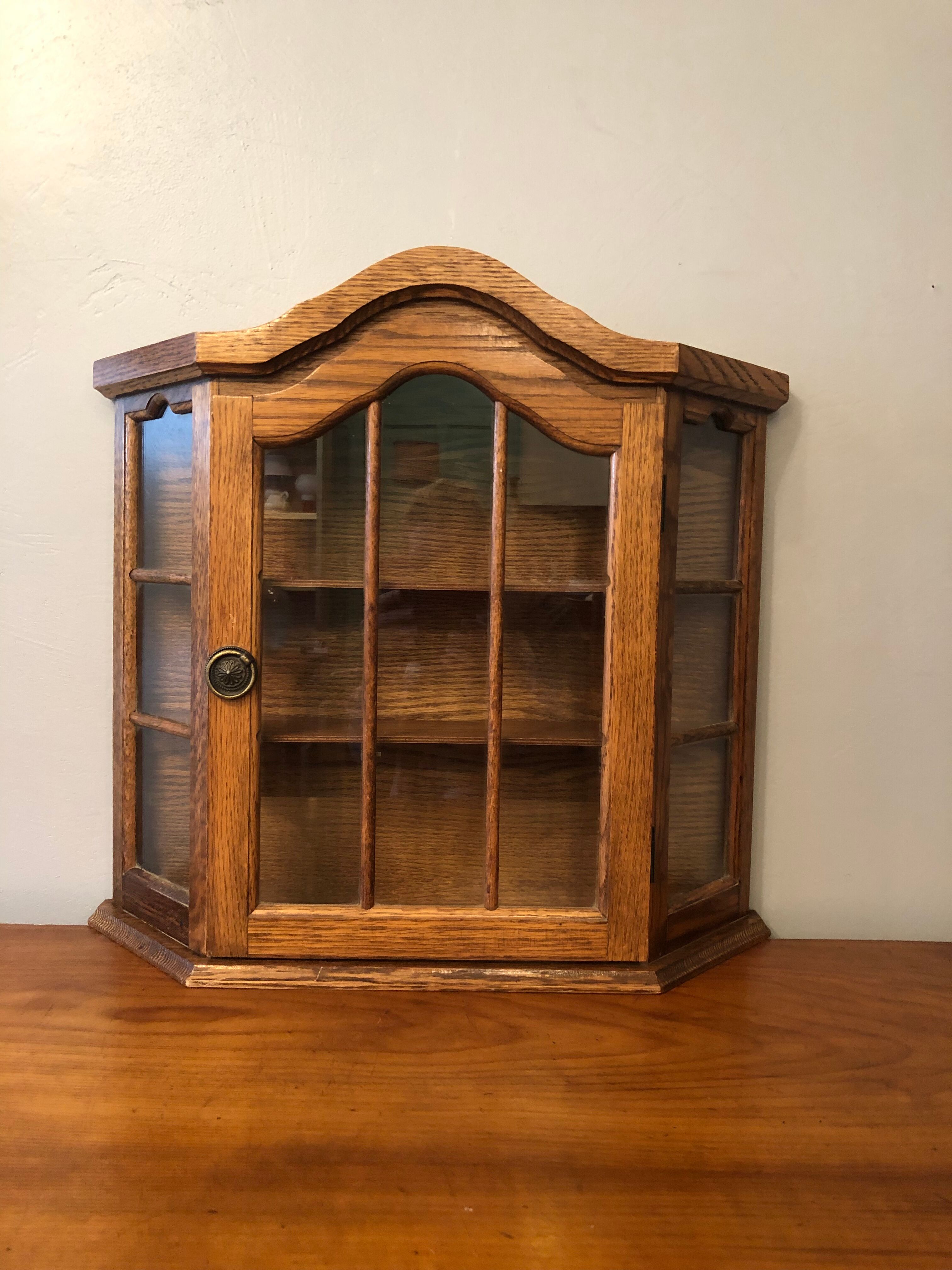 Display case to be installed or hung