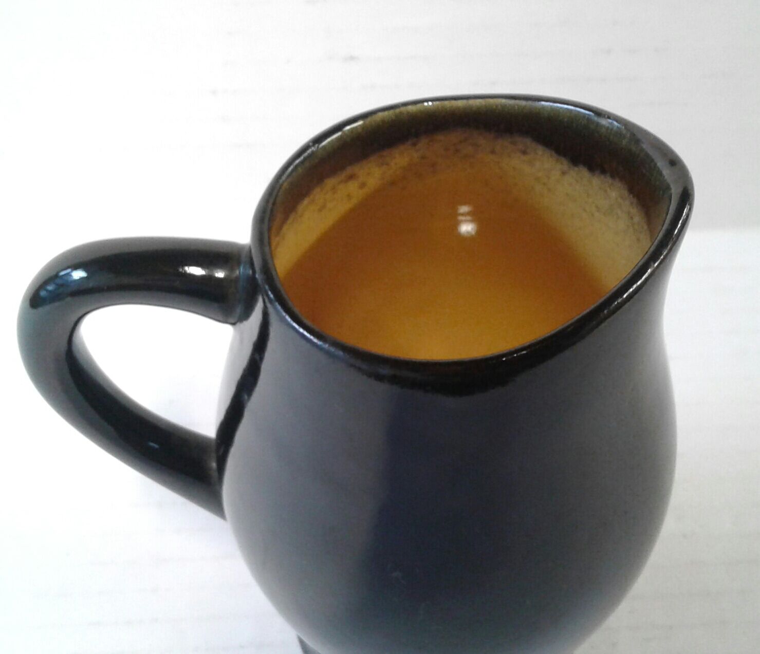 Pitcher faience Keraluc Quimper vintage