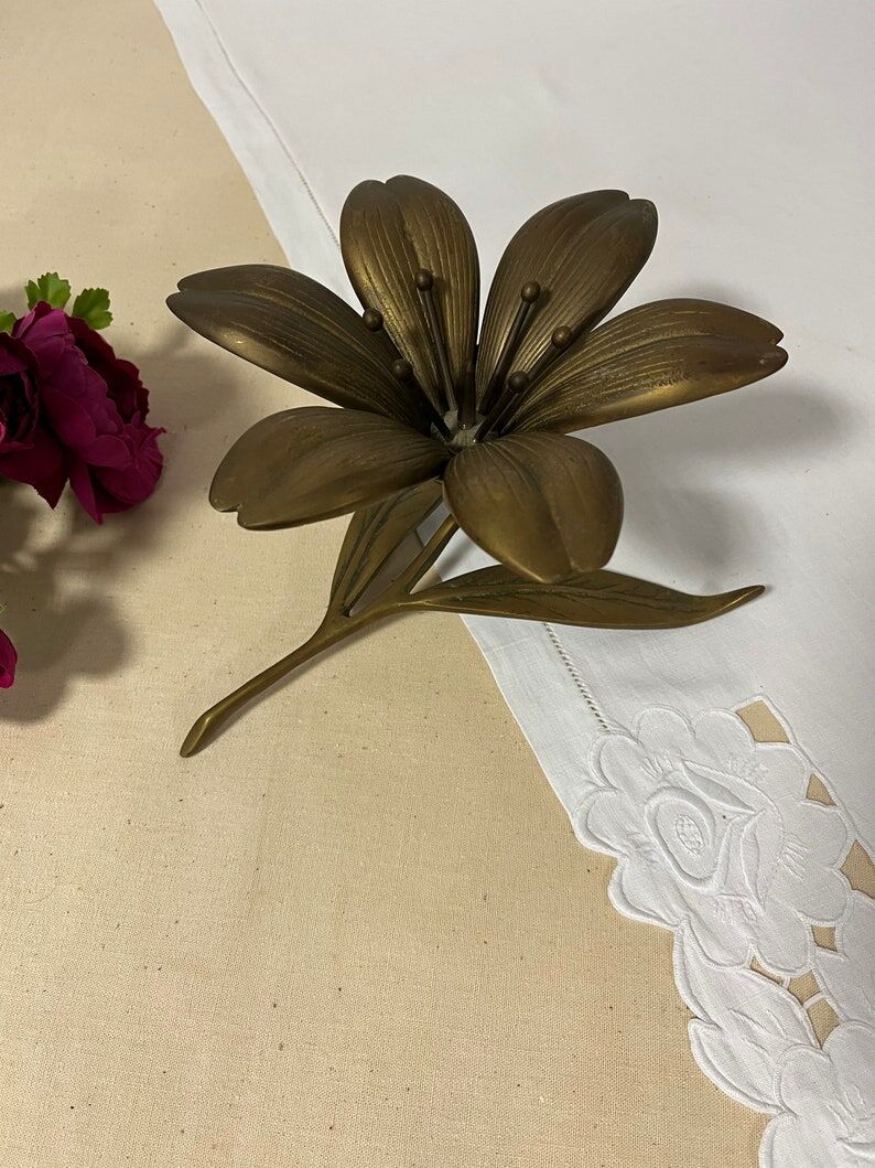Vintage brass metal ashtray flower