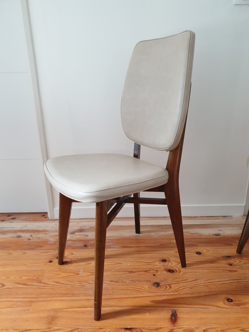 Chairs 60s Skaï beige