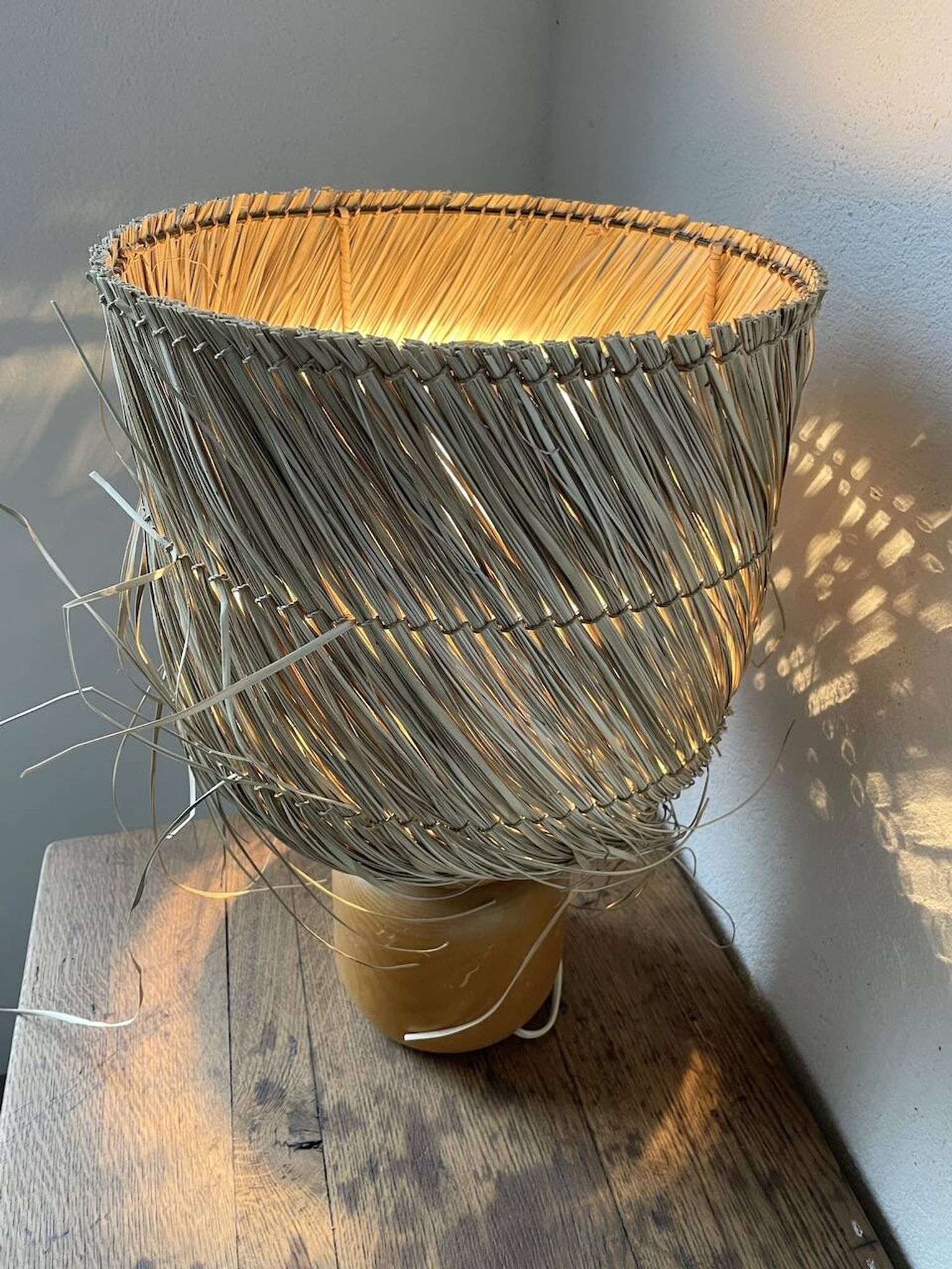 Lampe années 50 bois et paille