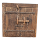 Ancienne fenêtre tribale en bois