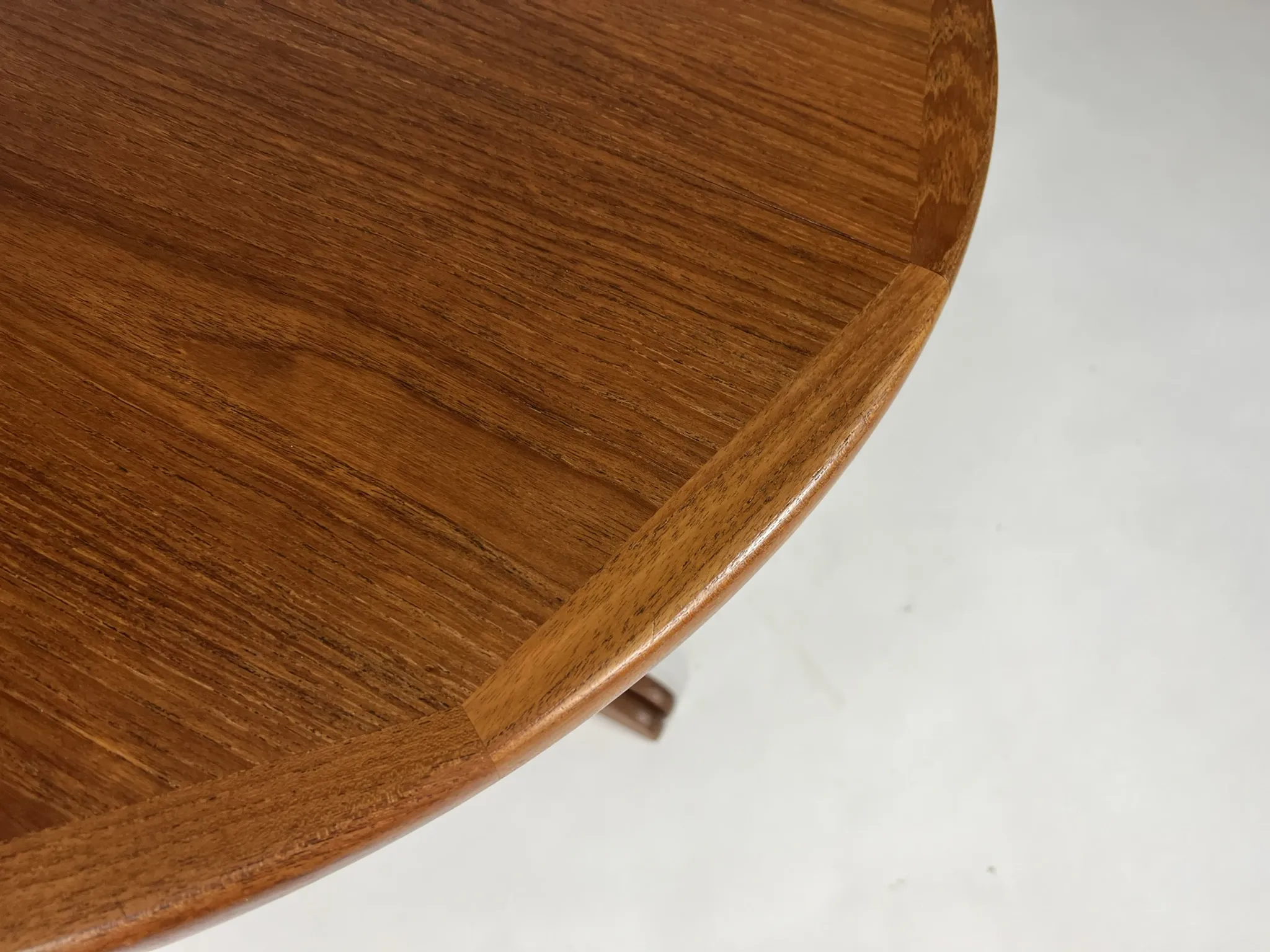 Danish teak dining table round vintage mid-century design VV Mobler