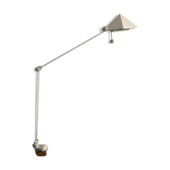 White pyramid desk lamp embnched white pyramid Lungean and Pellmann 1980