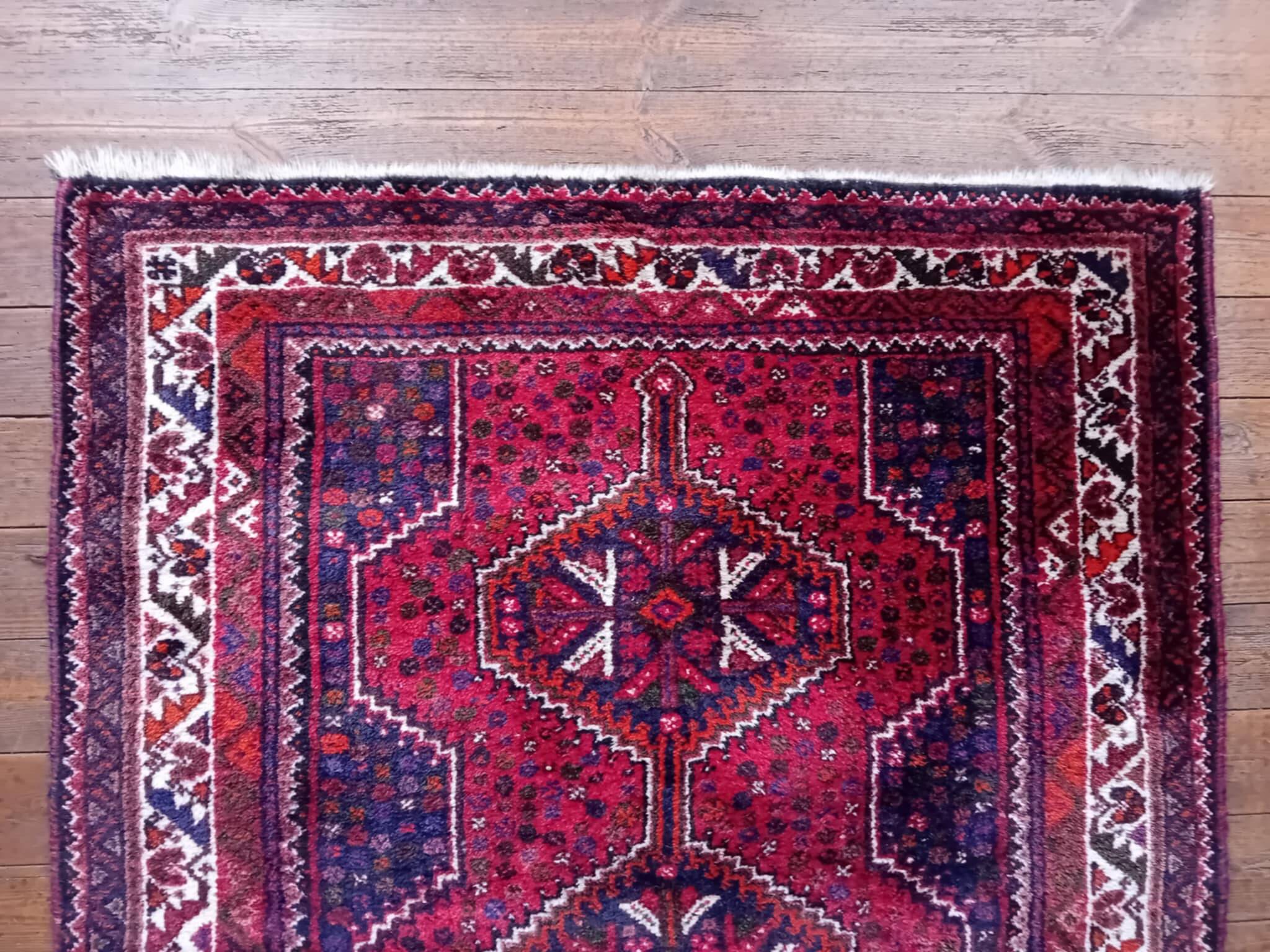 Handmade Persian Qashqai rug 172x125cm