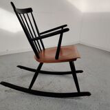 Rocking chair vintage scandinave années 60