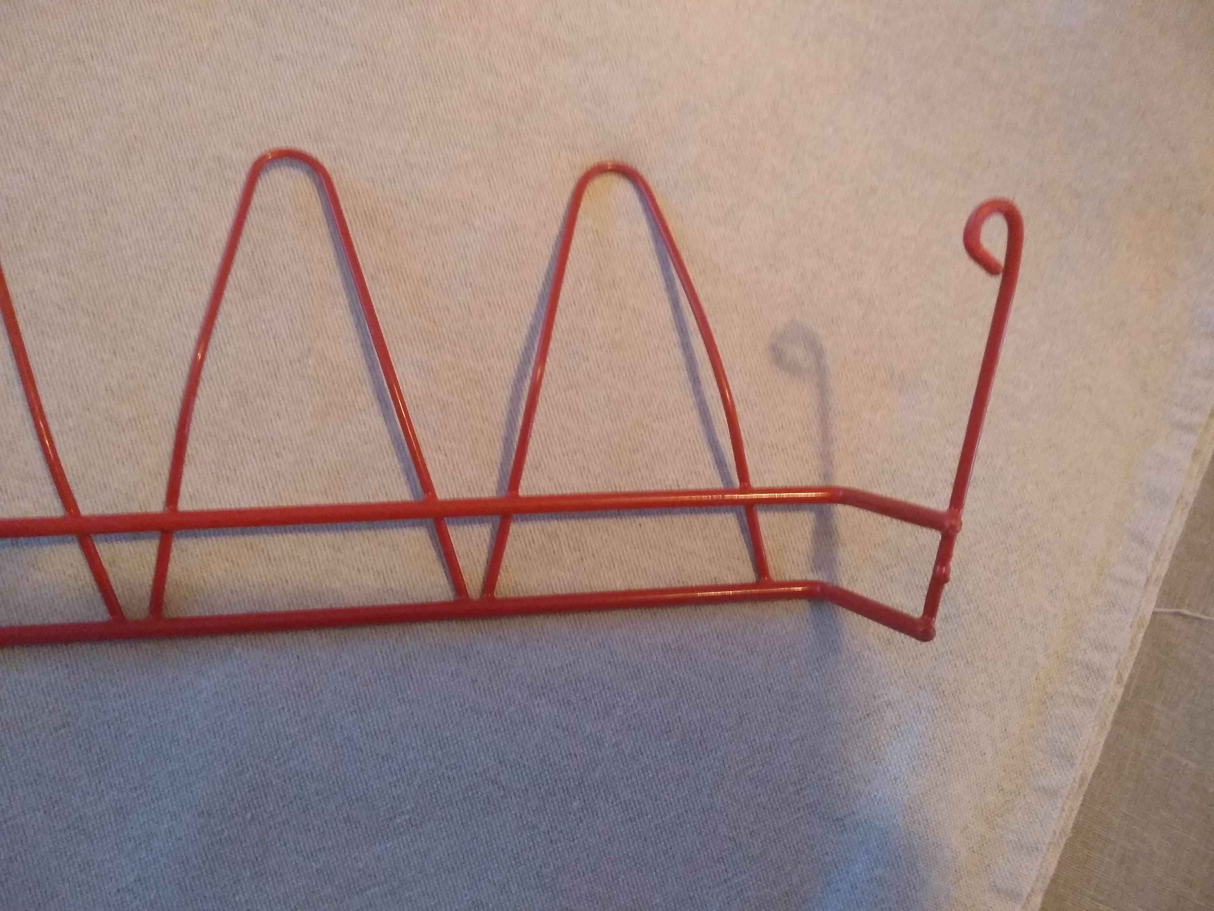 Red wire coat/shoe rack