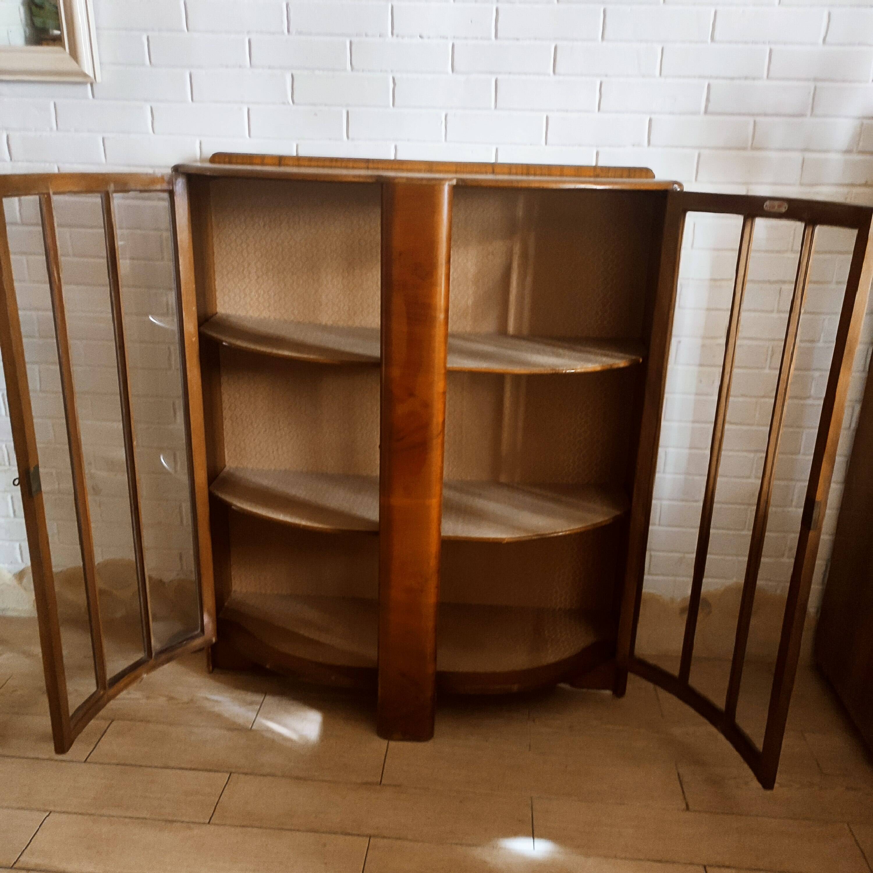 Vitrine art deco en noyer