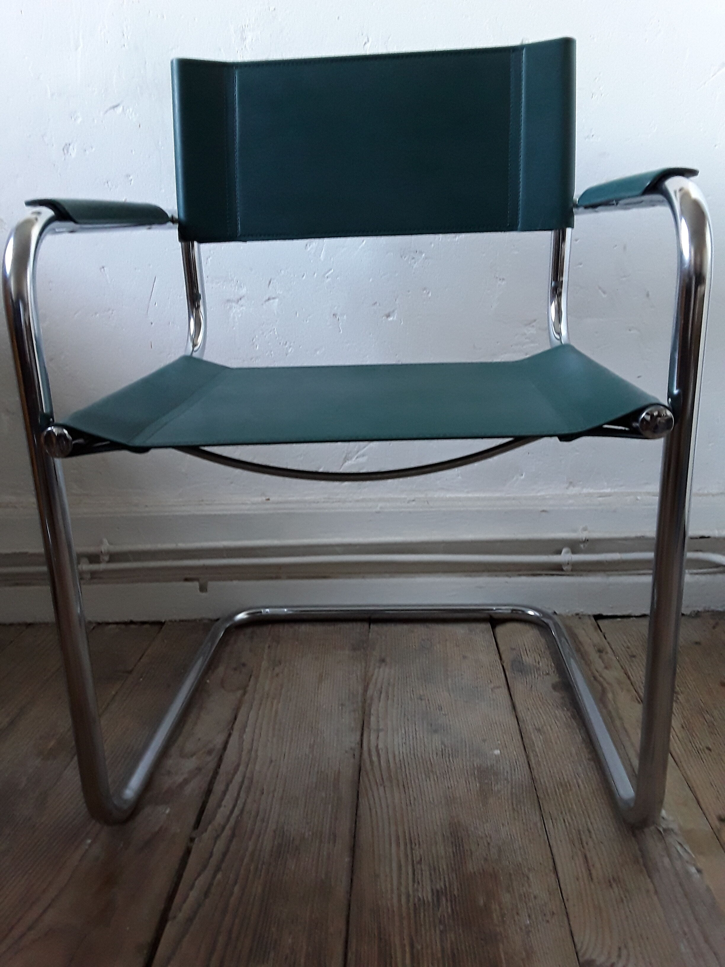Fauteuil chrome et cuir année 70