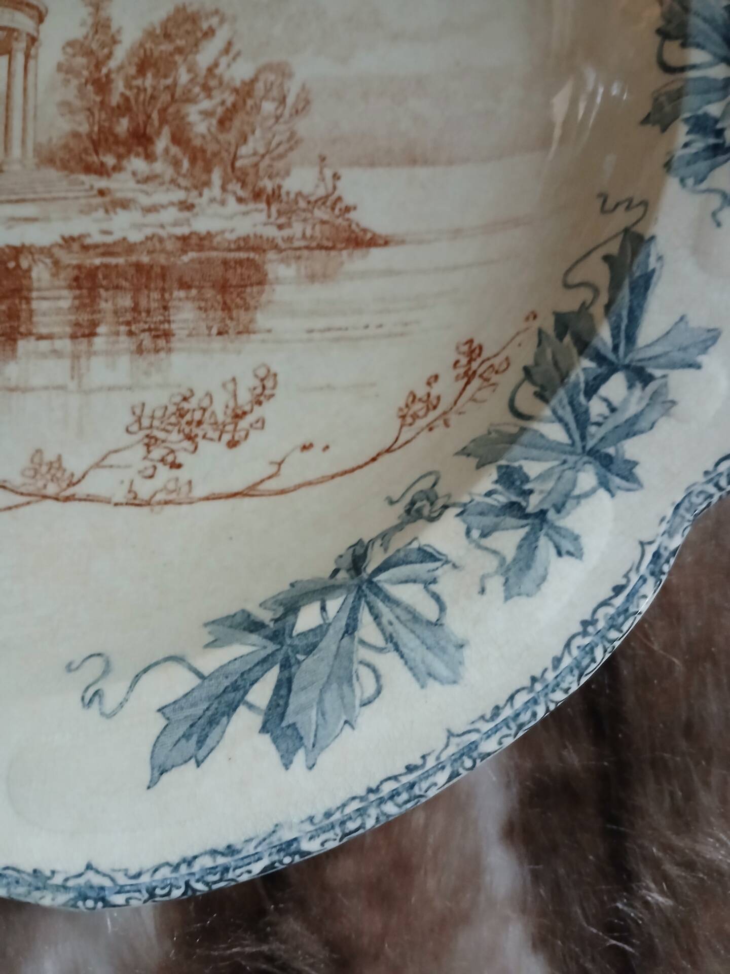 Large antique plate "Louis XIII" Choisy le Roi