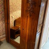 Armoire ancienne Art déco en bois massif avec miroir