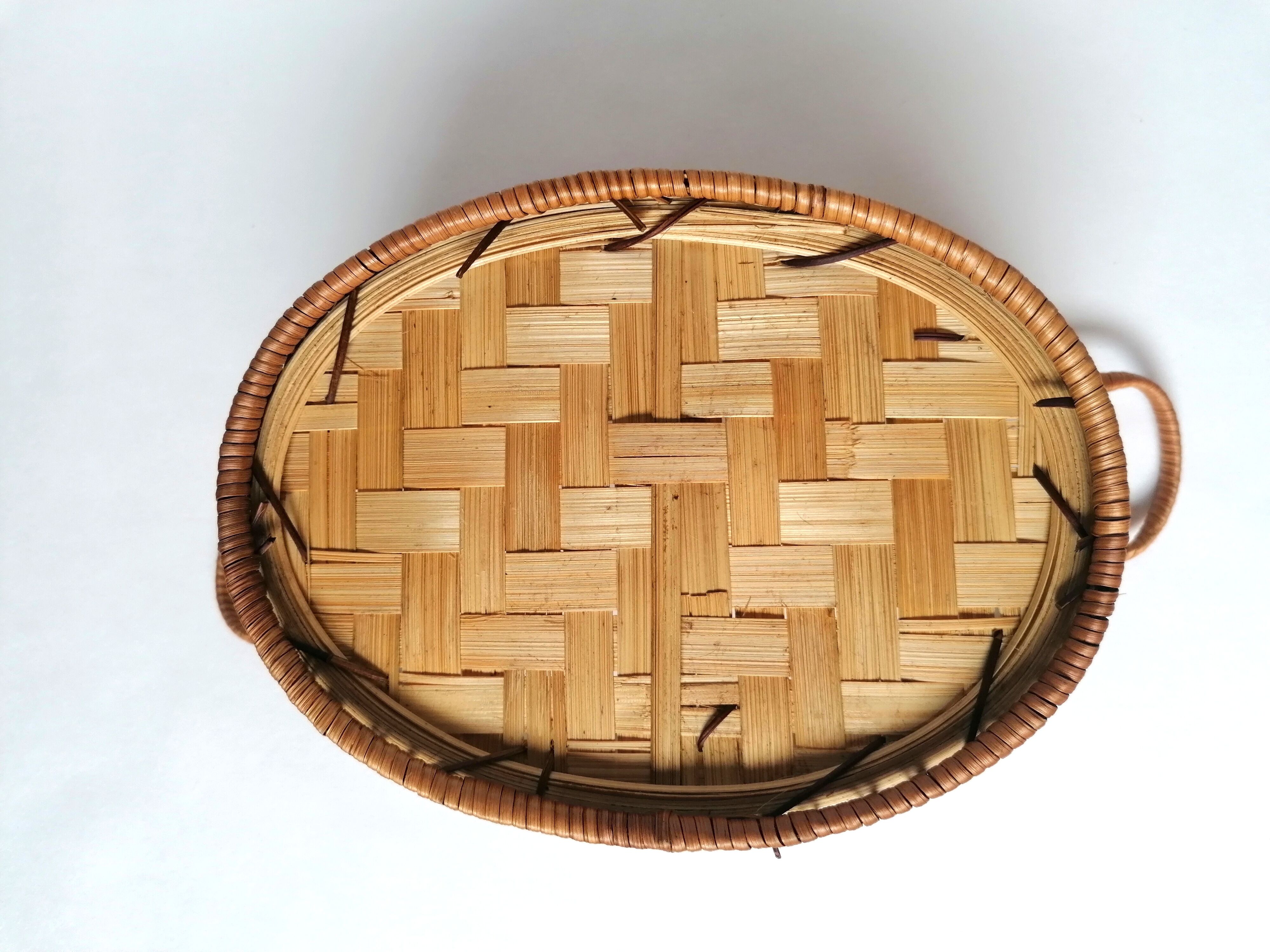 Wicker bread basket