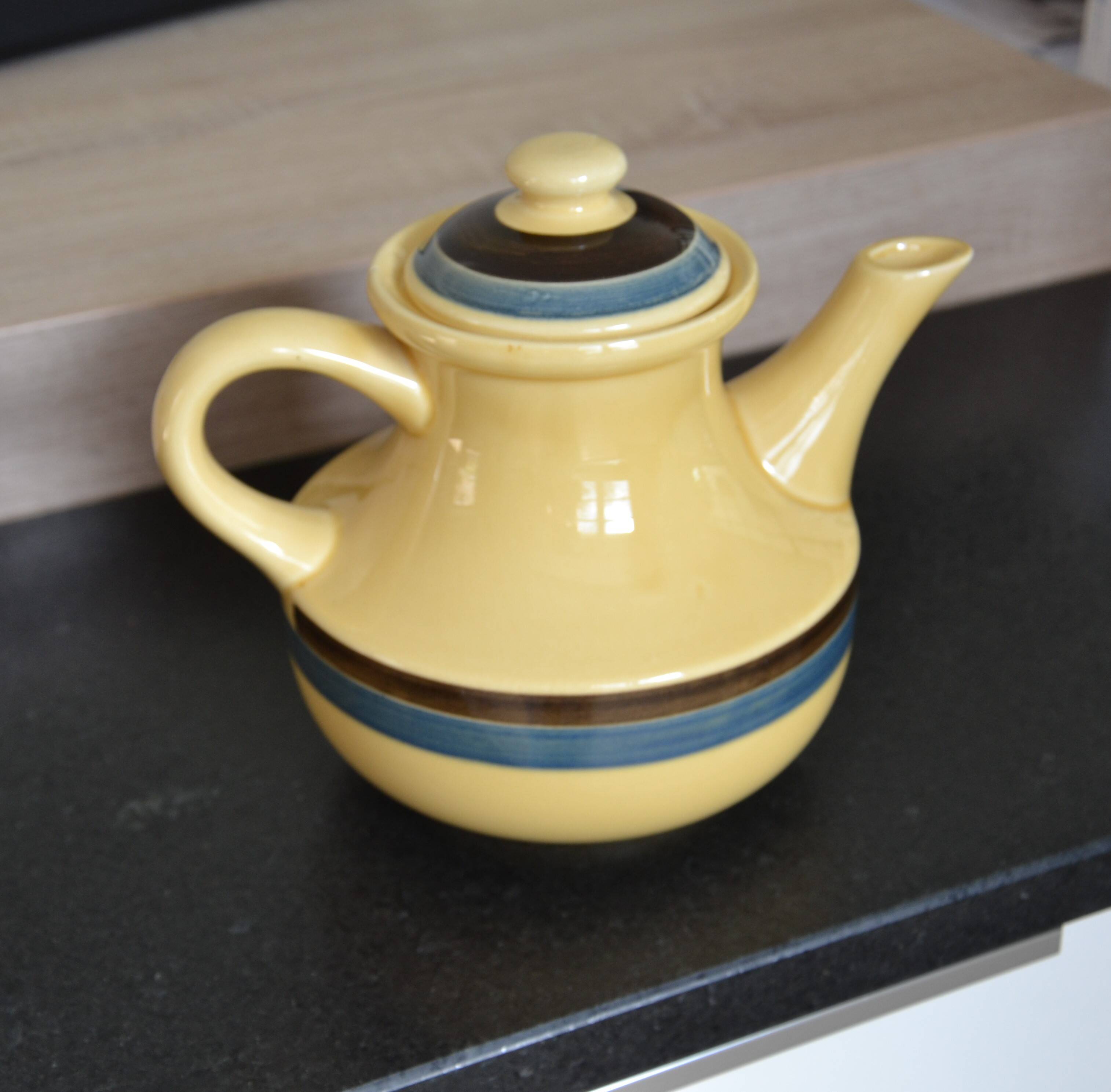 Vintage straw yellow Gien coffee maker, "Djerba" model